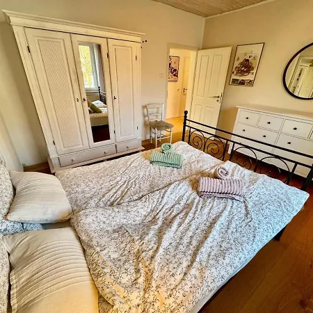 Apartmán Ausgestattet 3,5 Zimmerwohnung In Ge-hessler